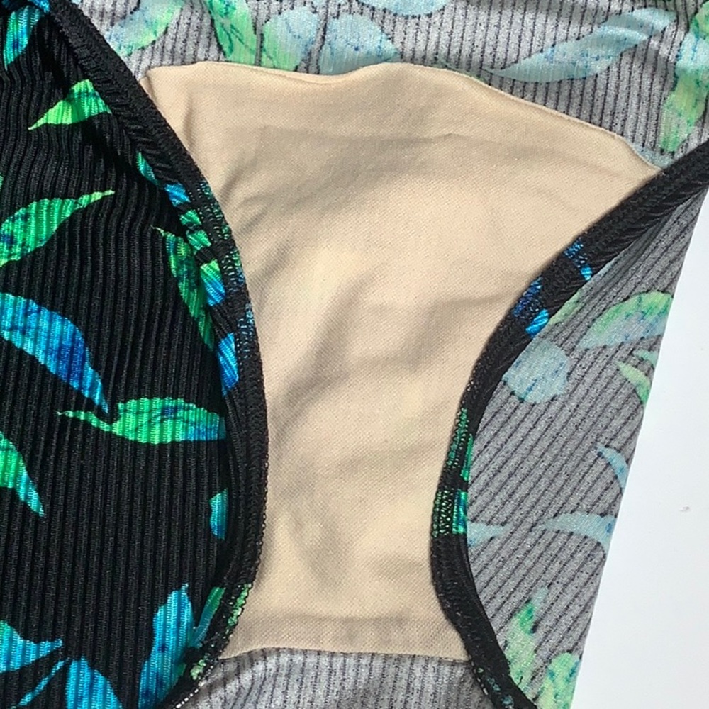 Catalina Black Dark Moody Floral Tropical Ribbed Swimsuit Size 1X - Picture 5 of 9
